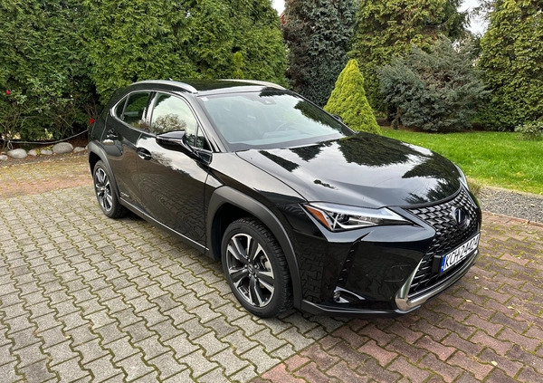 Lexus UX cena 139700 przebieg: 16200, rok produkcji 2022 z Libiąż małe 211